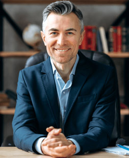 بهترین وکیل تاکستان